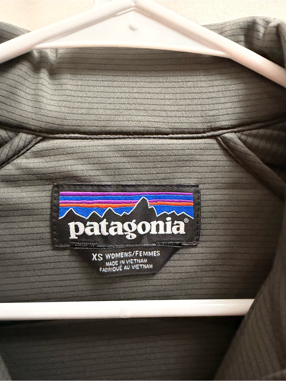 Patagonia W's Pack In Jacket - Picture 3 of 5